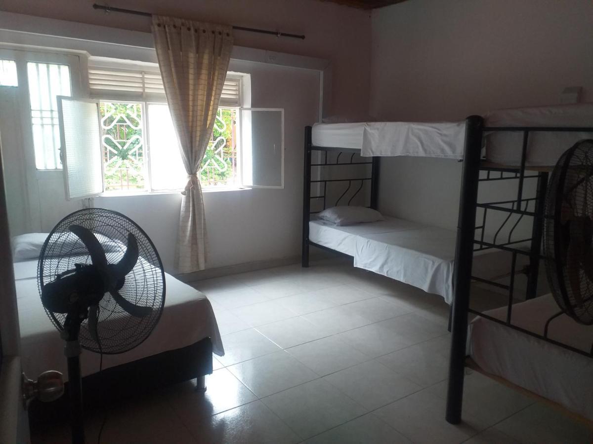 Backpackers And Travellers Hostel 네이바 외부 사진